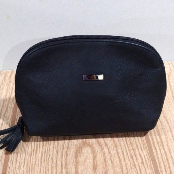 NWOT Women's Black Faux Leather Cosmetic Zipper Bag, Pouch 9 x 6 Inches - Picture 1 of 7